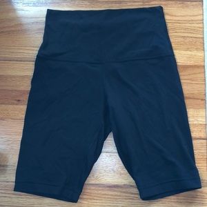 lululemon Align Super High Rise Short
10"